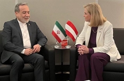 I.R. Iran, Ministry of Foreign Affairs- Iranian FM meets his Austrian counterpart